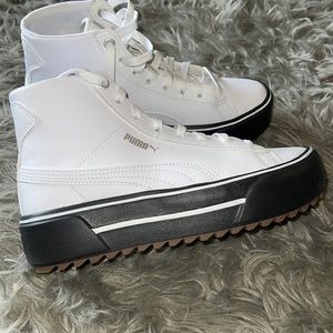 PUMA | Kaia Platform Mid Sneaker